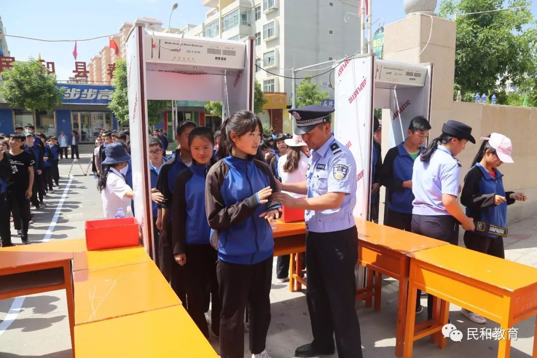 高考成績(jī)公布了 是否想起我們?yōu)楦呖及矙z做過的那些事